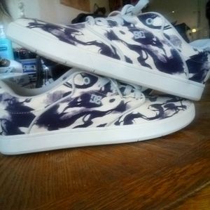 Rare mens skate shoes